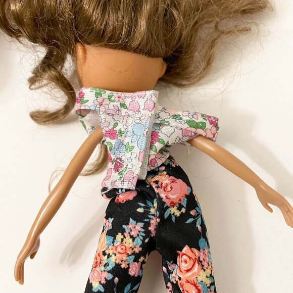 Bratz Yasmin Doll Flaws - Picture 9 of 14